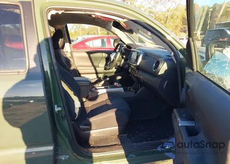 2021 Toyota Tacoma Sr5 V6 z USA, uszkodzony, nr VIN 3TYAZ5CN6MT008559